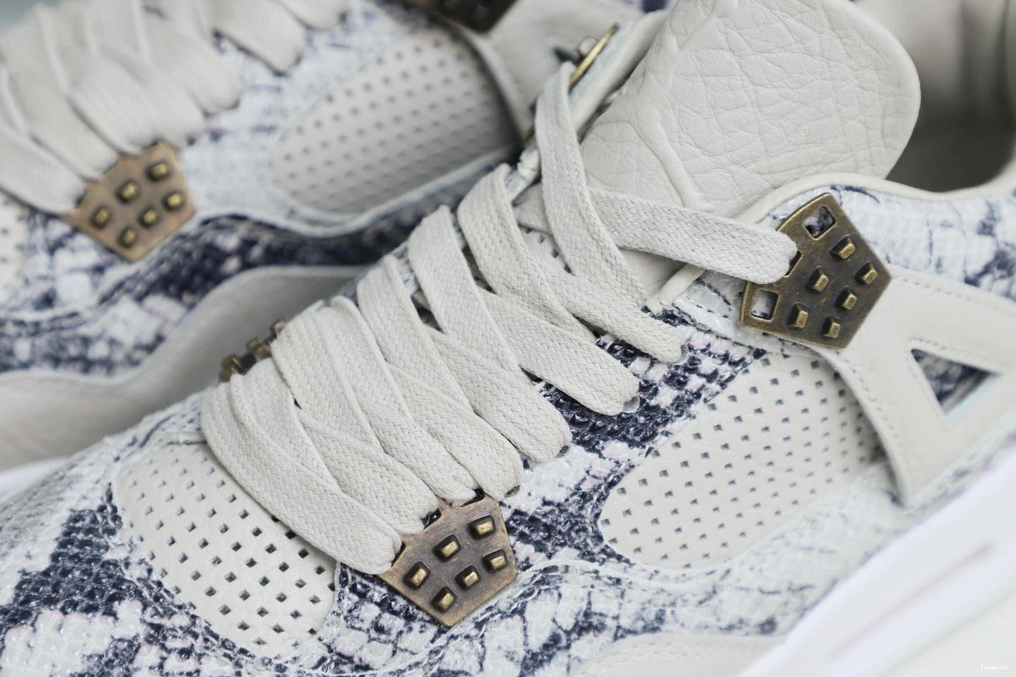 Jordan retro 4 Air snakeskin Jordan 0808